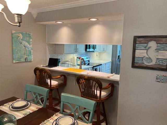 For Sale: $216,900 (2 beds, 2 baths, 1196 Square Feet)