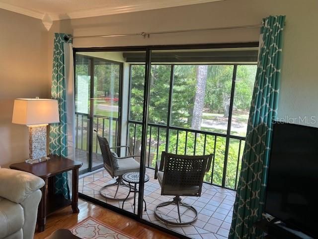 For Sale: $216,900 (2 beds, 2 baths, 1196 Square Feet)