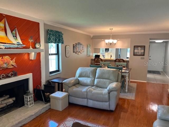 For Sale: $216,900 (2 beds, 2 baths, 1196 Square Feet)