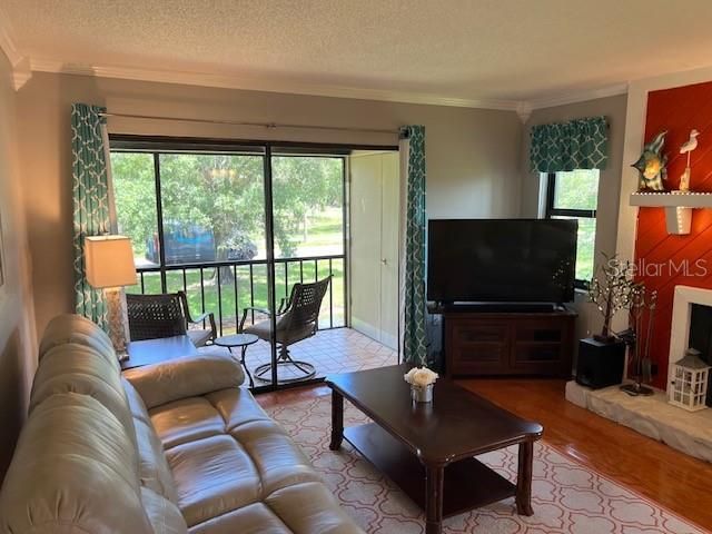 For Sale: $216,900 (2 beds, 2 baths, 1196 Square Feet)