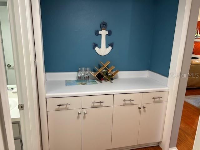 For Sale: $216,900 (2 beds, 2 baths, 1196 Square Feet)