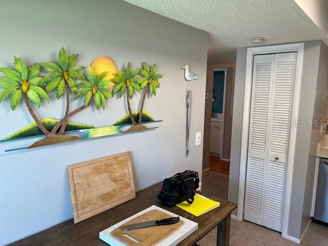 For Sale: $216,900 (2 beds, 2 baths, 1196 Square Feet)