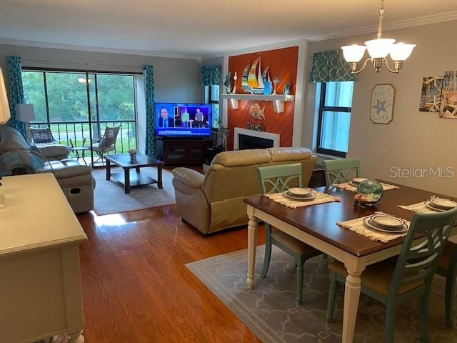 For Sale: $216,900 (2 beds, 2 baths, 1196 Square Feet)