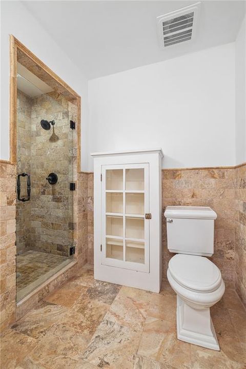 Active With Contract: $5,000 (4 beds, 2 baths, 2633 Square Feet)