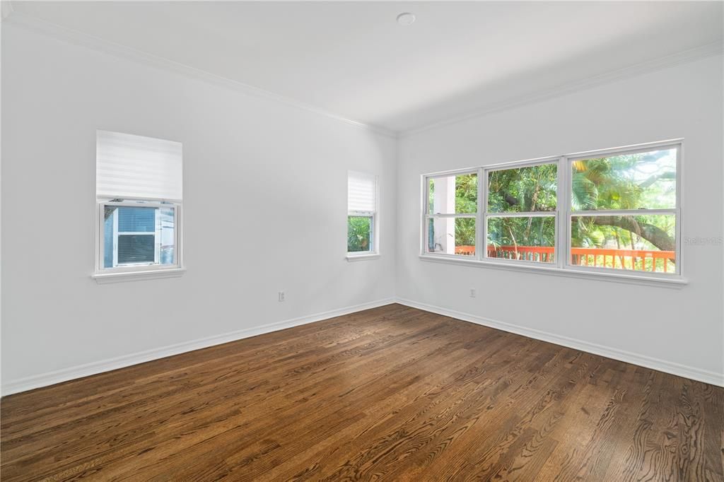 Active With Contract: $5,000 (4 beds, 2 baths, 2633 Square Feet)