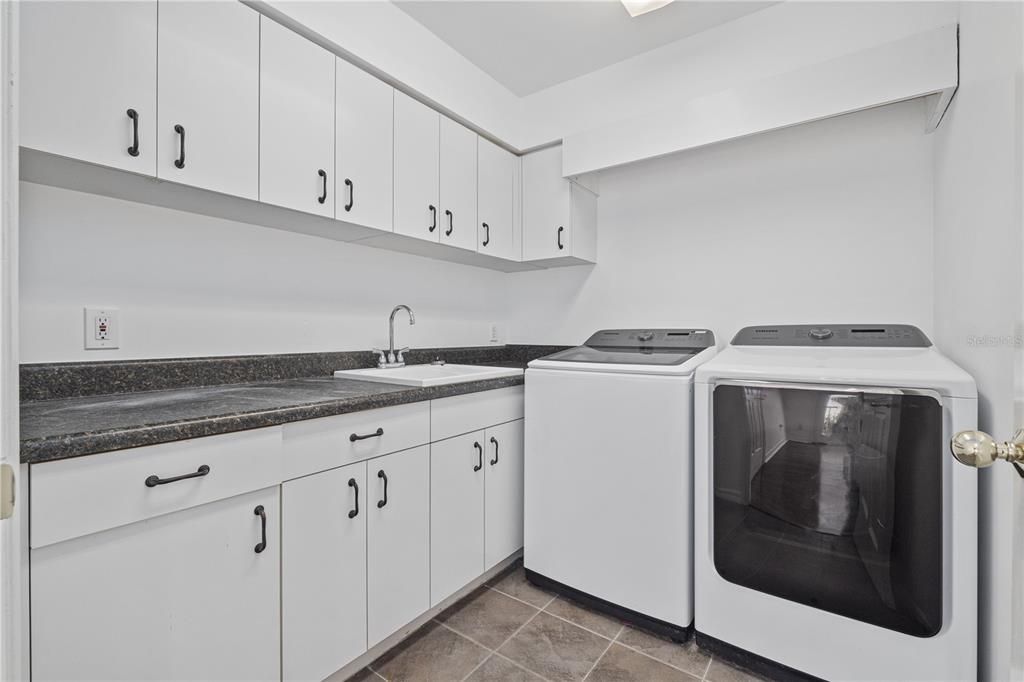 Active With Contract: $5,000 (4 beds, 2 baths, 2633 Square Feet)