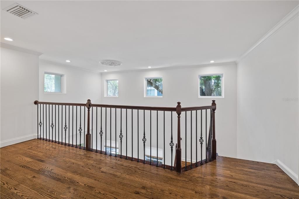 Active With Contract: $5,000 (4 beds, 2 baths, 2633 Square Feet)