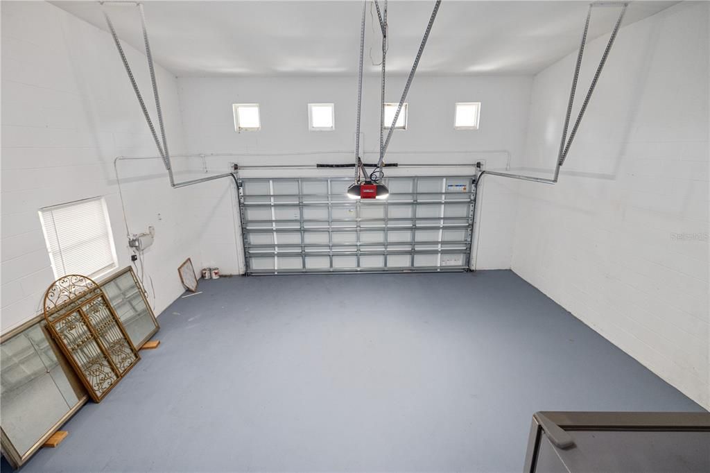 Active With Contract: $5,000 (4 beds, 2 baths, 2633 Square Feet)