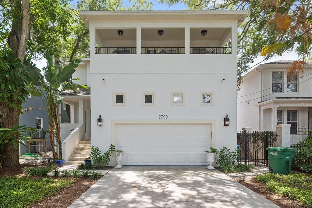 Active With Contract: $5,000 (4 beds, 2 baths, 2633 Square Feet)