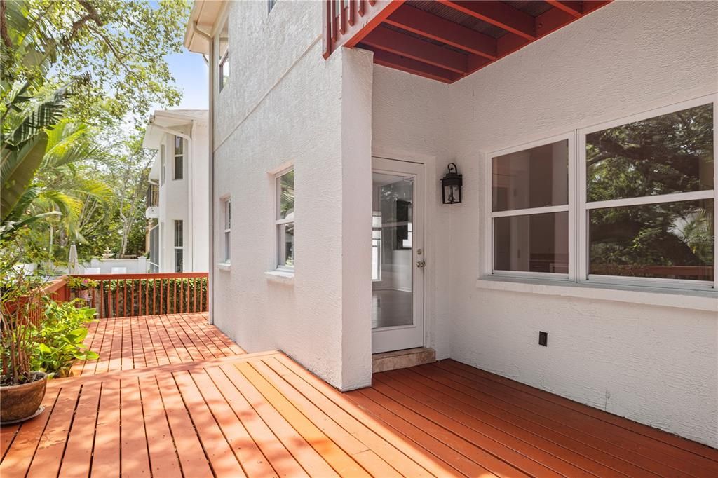 Active With Contract: $5,000 (4 beds, 2 baths, 2633 Square Feet)