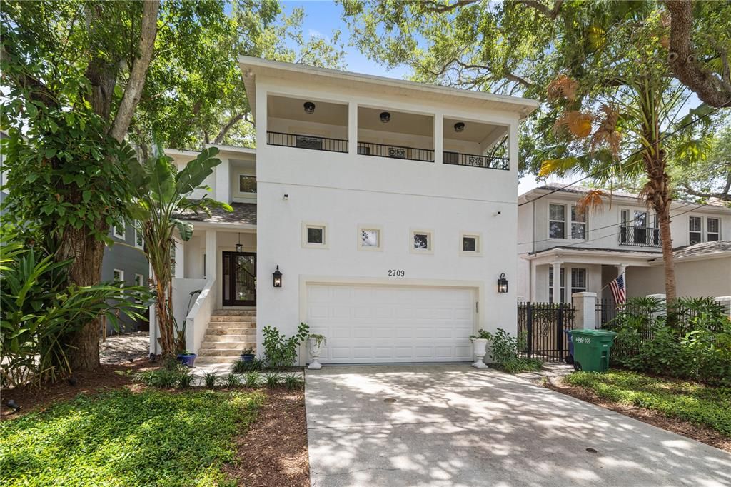 Active With Contract: $5,000 (4 beds, 2 baths, 2633 Square Feet)