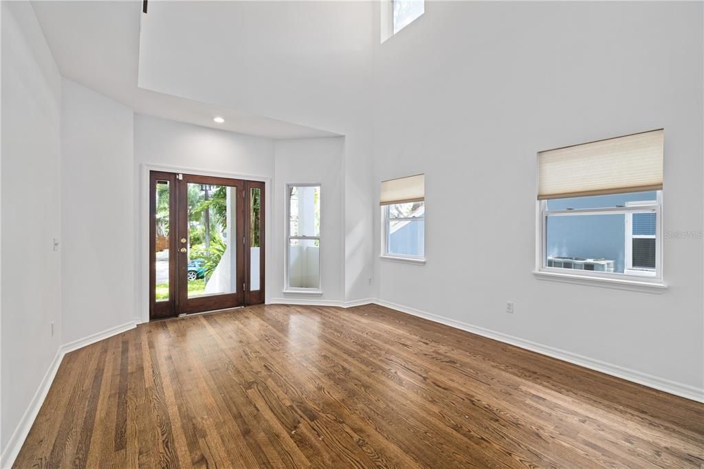 Active With Contract: $5,000 (4 beds, 2 baths, 2633 Square Feet)