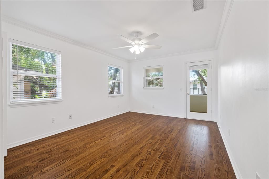 Active With Contract: $5,000 (4 beds, 2 baths, 2633 Square Feet)