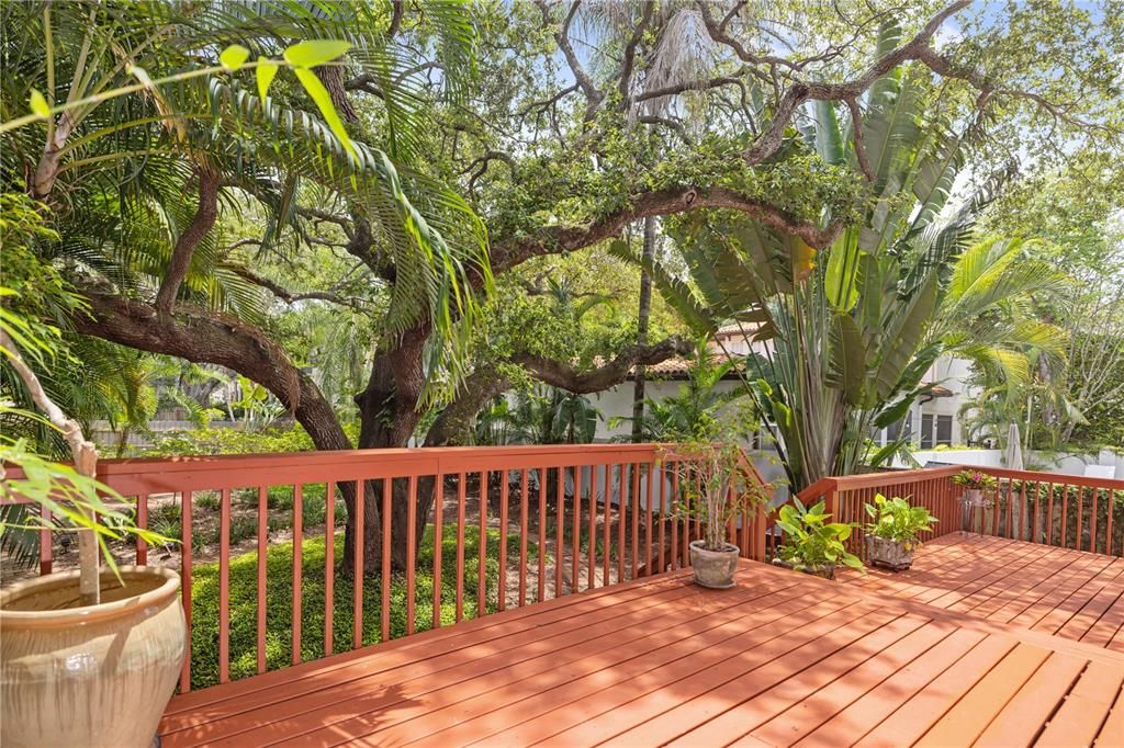 Active With Contract: $5,000 (4 beds, 2 baths, 2633 Square Feet)