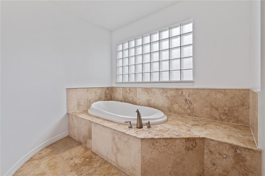 Active With Contract: $5,000 (4 beds, 2 baths, 2633 Square Feet)