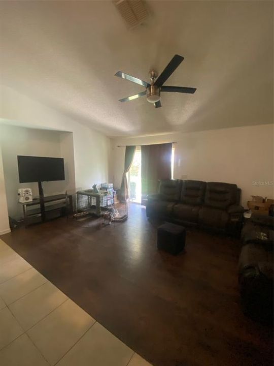 For Sale: $309,000 (3 beds, 2 baths, 1655 Square Feet)