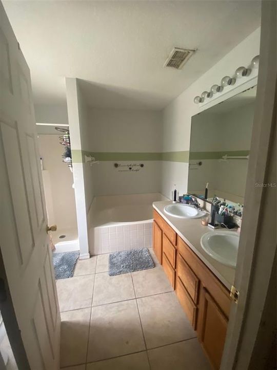 For Sale: $309,000 (3 beds, 2 baths, 1655 Square Feet)