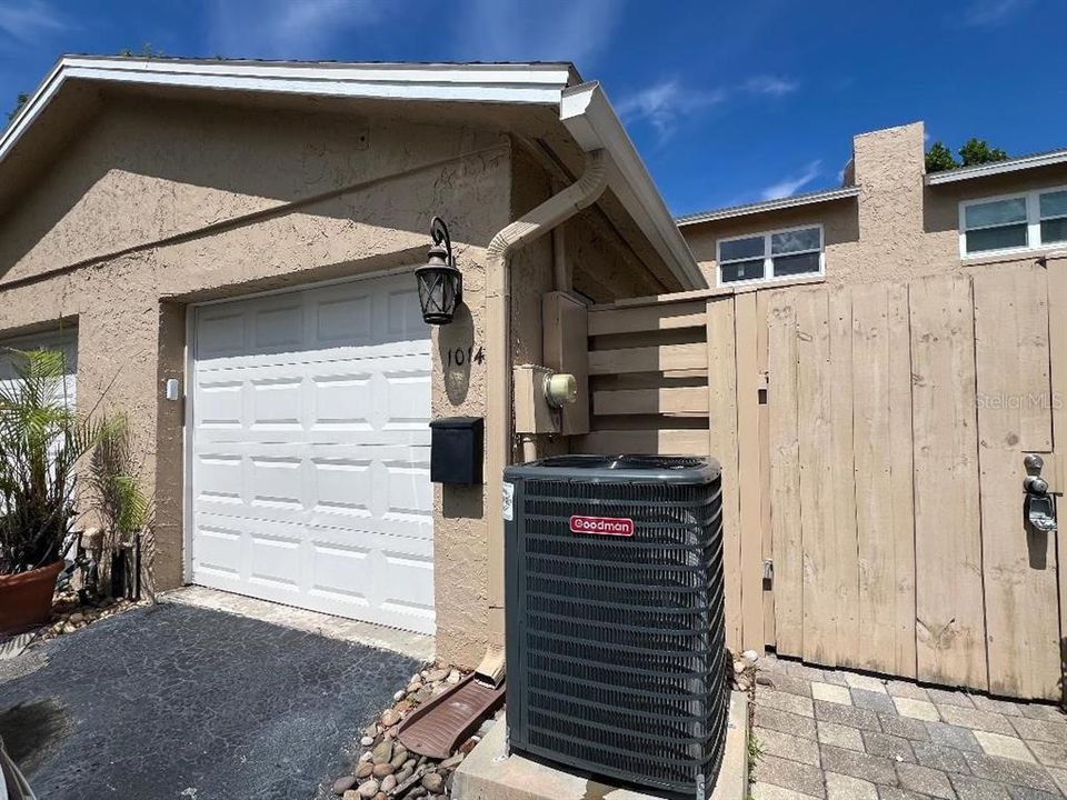 Recently Rented: $2,250 (2 beds, 1 baths, 1353 Square Feet)