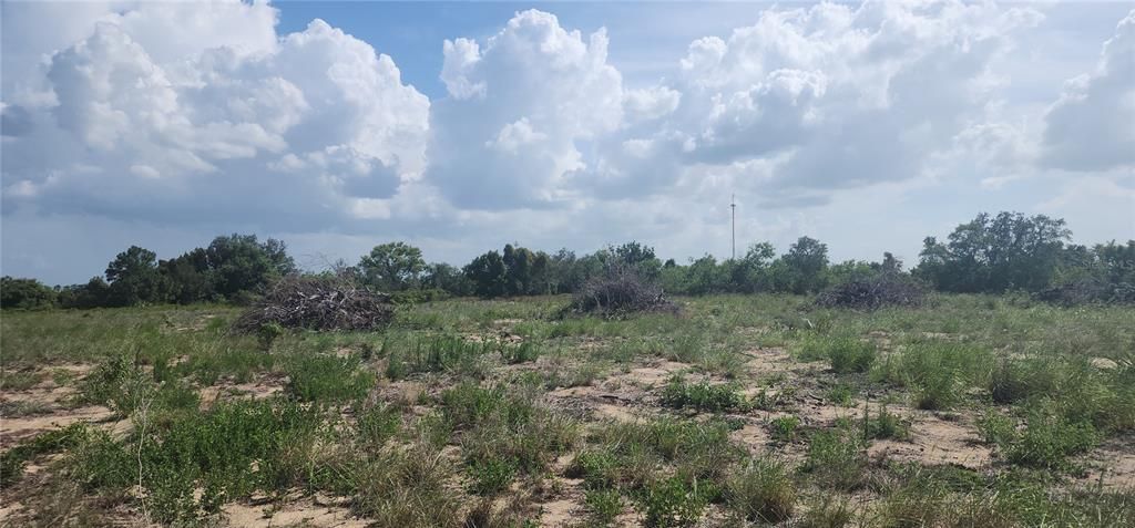 待售: $300,000 (13.42 acres)