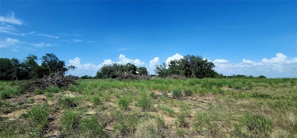 待售: $300,000 (13.42 acres)