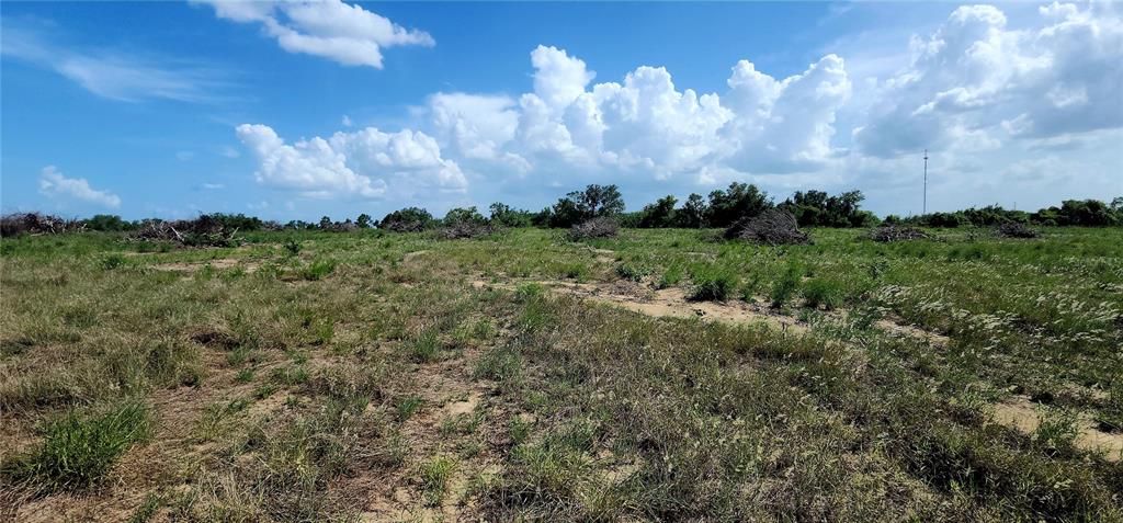 待售: $300,000 (13.42 acres)