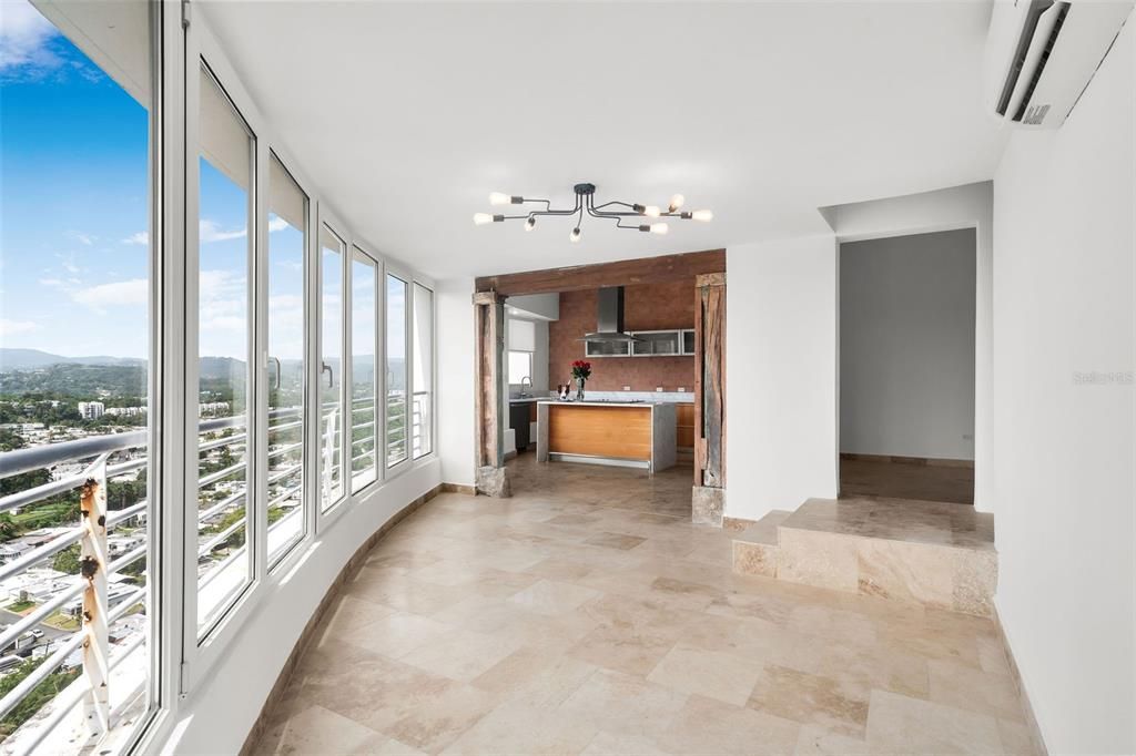 Под контрактом: $725,000 (4 спален, 3 ванн, 2775 Квадратных фут)