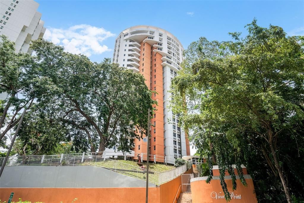 Под контрактом: $725,000 (4 спален, 3 ванн, 2775 Квадратных фут)