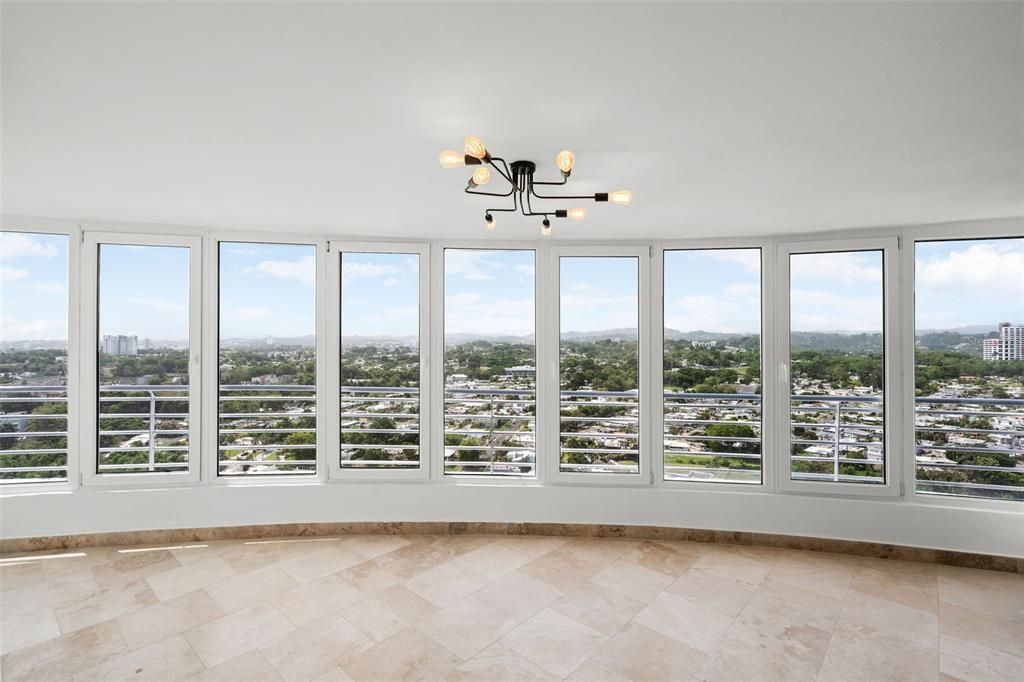 Под контрактом: $725,000 (4 спален, 3 ванн, 2775 Квадратных фут)