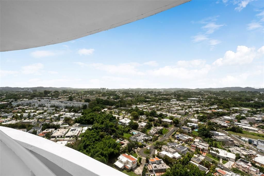 Под контрактом: $725,000 (4 спален, 3 ванн, 2775 Квадратных фут)