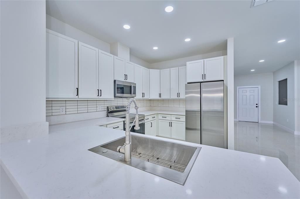 На продажу: $399,900 (3 спален, 2 ванн, 2200 Квадратных фут)