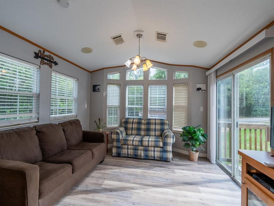 待售: $120,000 (1 贝兹, 1 浴室, 450 平方英尺)