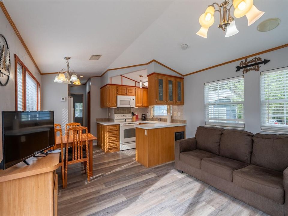 待售: $120,000 (1 贝兹, 1 浴室, 450 平方英尺)