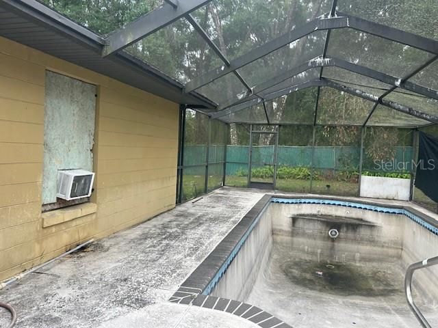 На продажу: $189,900 (3 спален, 2 ванн, 1040 Квадратных фут)