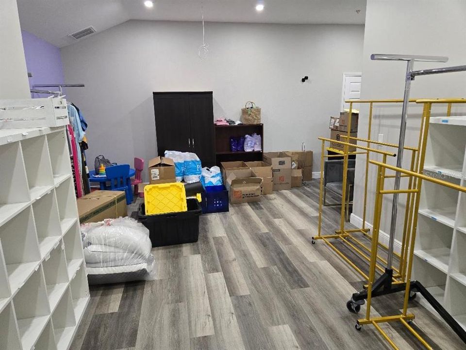 For Sale: $359,000 (0 beds, 0 baths, 1157 Square Feet)