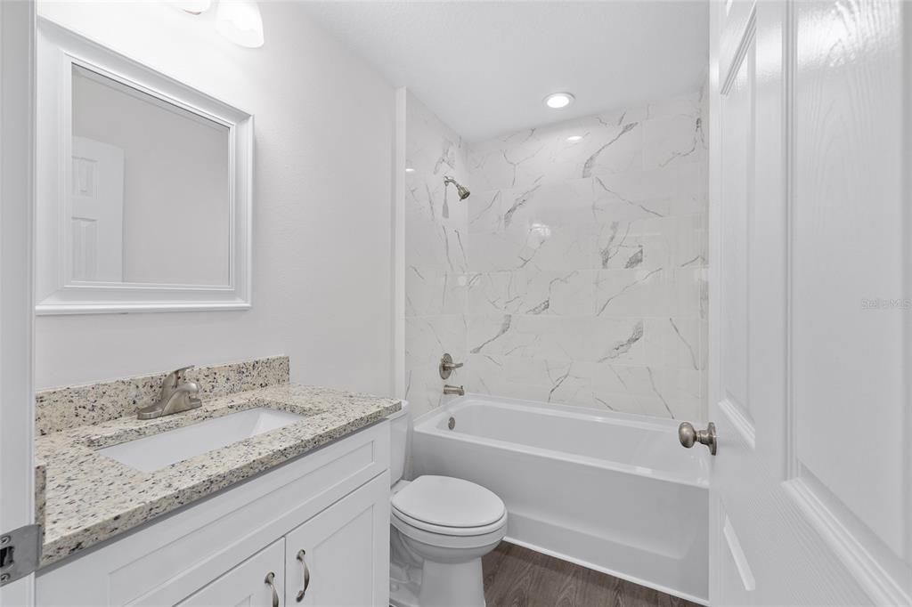 En Venta: $263,900 (3 camas, 2 baños, 1371 Pies cuadrados)