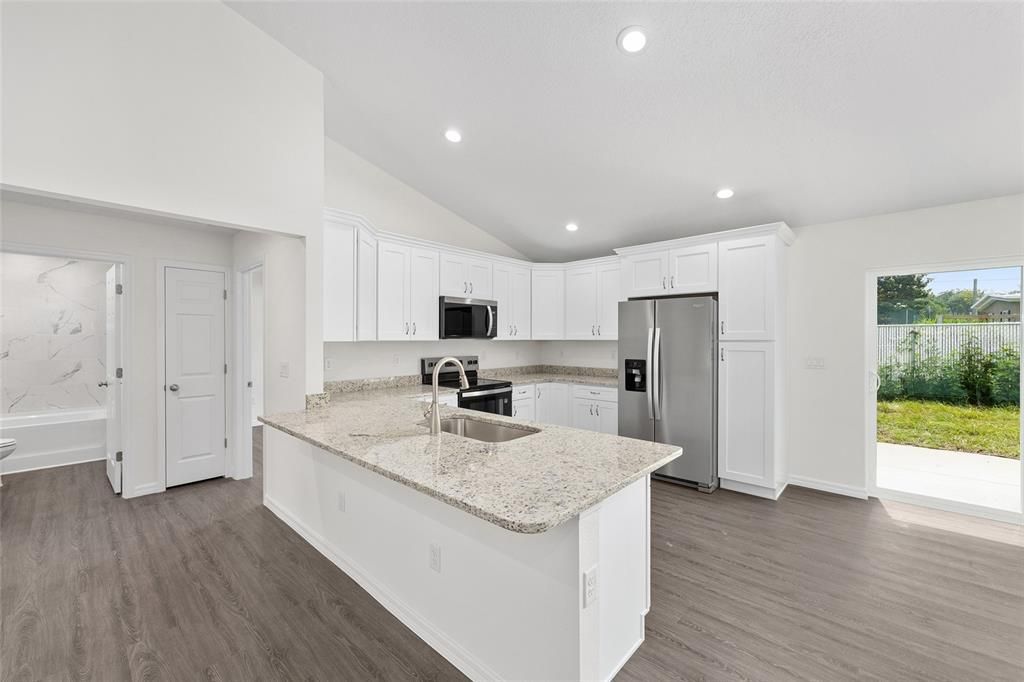 En Venta: $263,900 (3 camas, 2 baños, 1371 Pies cuadrados)