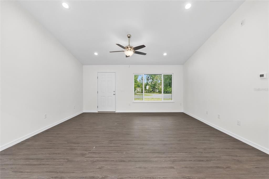 En Venta: $263,900 (3 camas, 2 baños, 1371 Pies cuadrados)