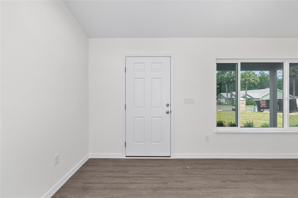 En Venta: $263,900 (3 camas, 2 baños, 1371 Pies cuadrados)