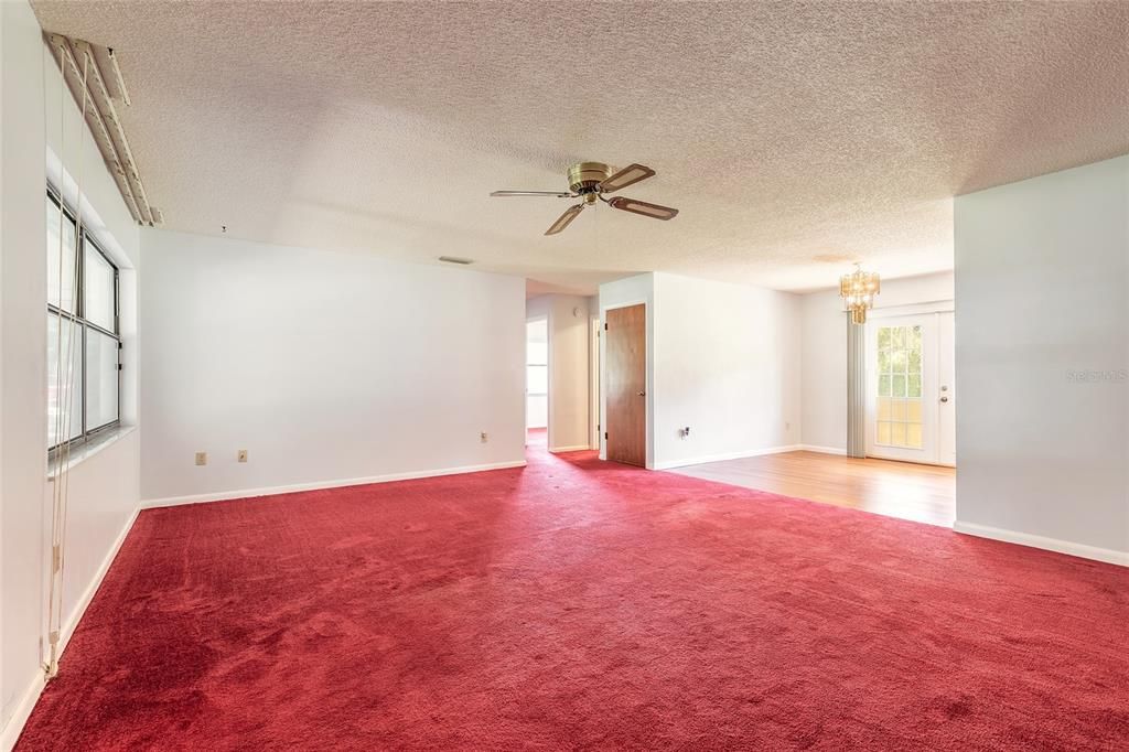 En Venta: $325,000 (4 camas, 2 baños, 1512 Pies cuadrados)