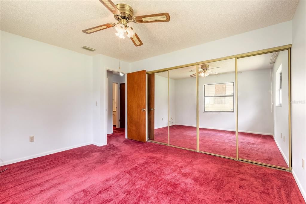 En Venta: $325,000 (4 camas, 2 baños, 1512 Pies cuadrados)