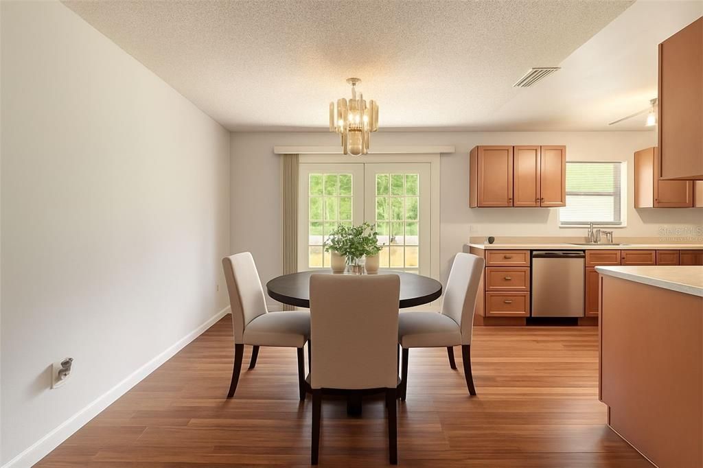 En Venta: $325,000 (4 camas, 2 baños, 1512 Pies cuadrados)