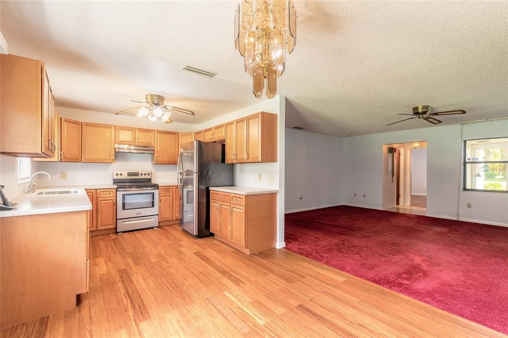 En Venta: $325,000 (4 camas, 2 baños, 1512 Pies cuadrados)