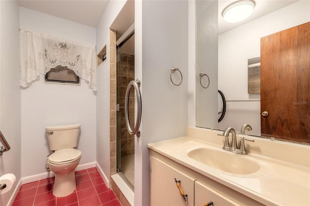 En Venta: $325,000 (4 camas, 2 baños, 1512 Pies cuadrados)