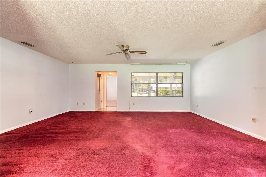 En Venta: $325,000 (4 camas, 2 baños, 1512 Pies cuadrados)