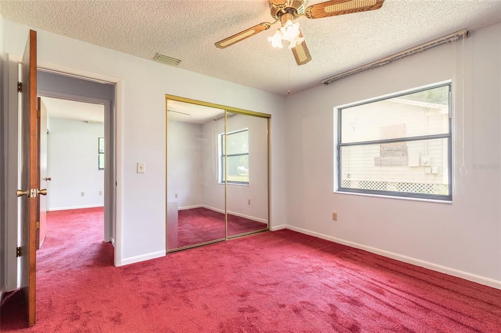 En Venta: $325,000 (4 camas, 2 baños, 1512 Pies cuadrados)