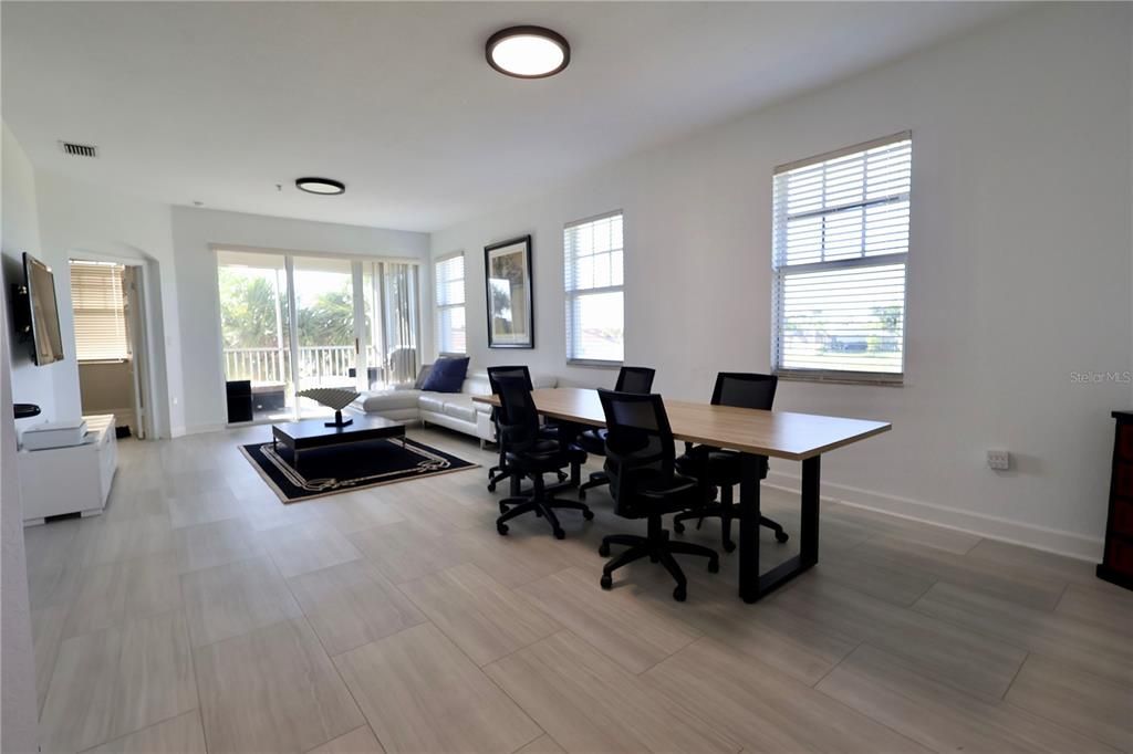 В аренду: $2,200 (3 спален, 2 ванн, 1644 Квадратных фут)