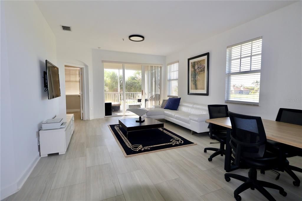 В аренду: $2,200 (3 спален, 2 ванн, 1644 Квадратных фут)