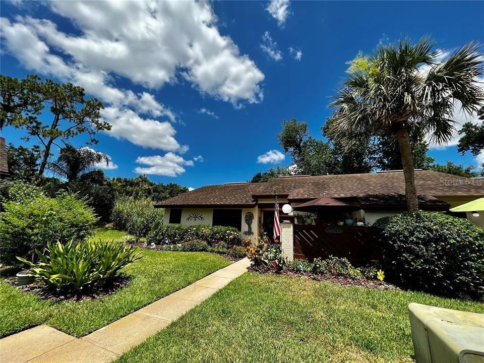 Active With Contract: $2,195 (3 beds, 2 baths, 1298 Square Feet)