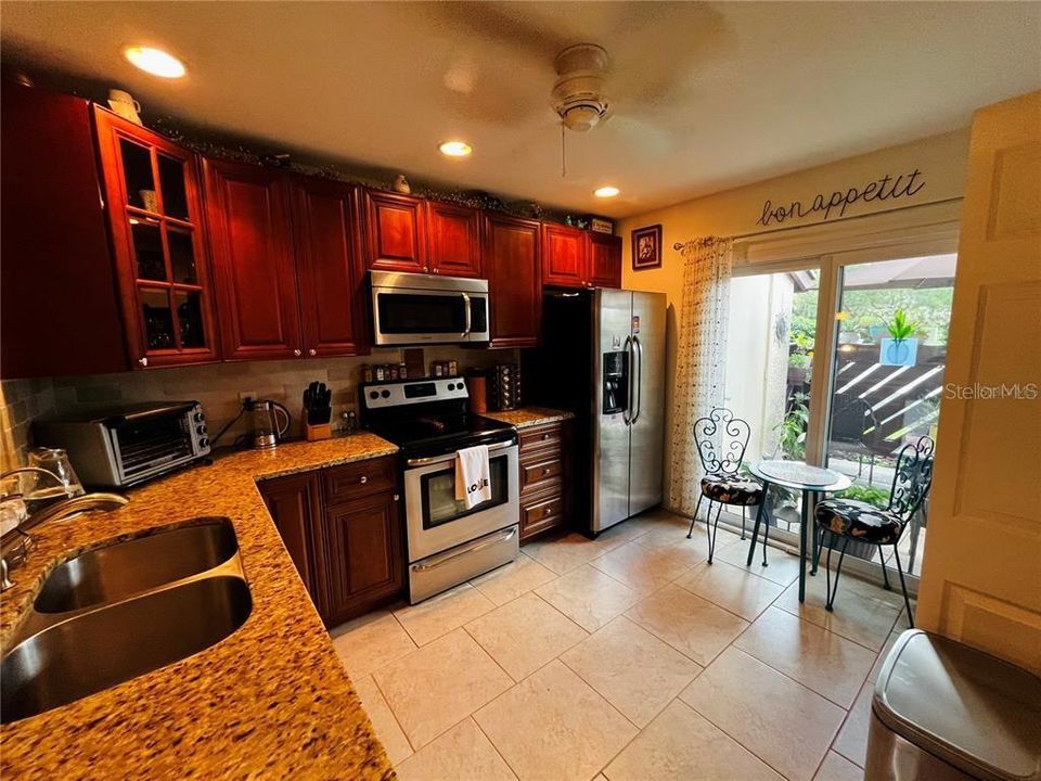 Active With Contract: $2,195 (3 beds, 2 baths, 1298 Square Feet)