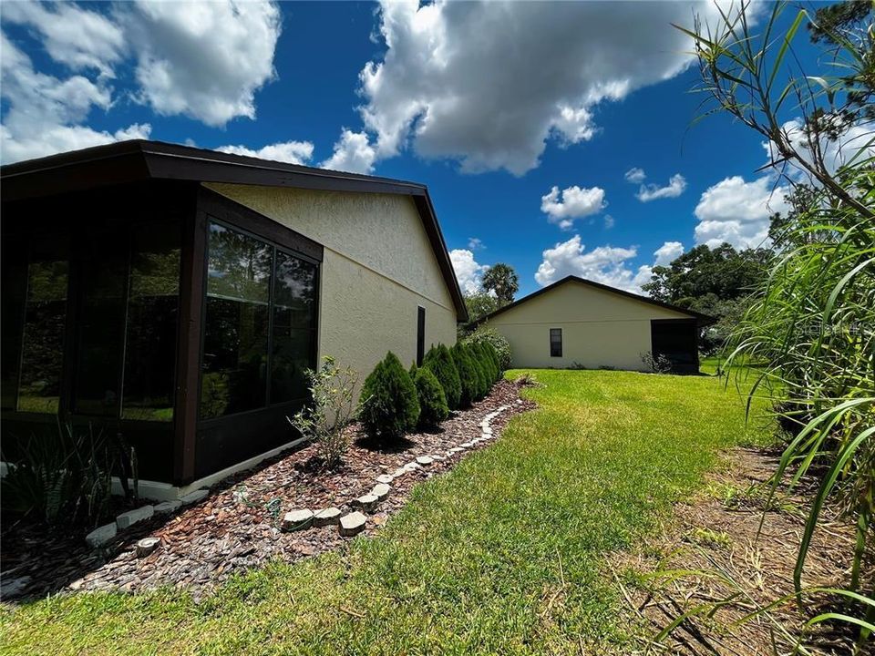 Active With Contract: $2,195 (3 beds, 2 baths, 1298 Square Feet)